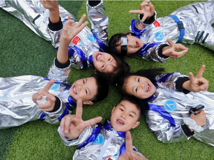 定格校园秋日浪漫｜长沙市天心区青园南湖小学：秋日里的航天梦