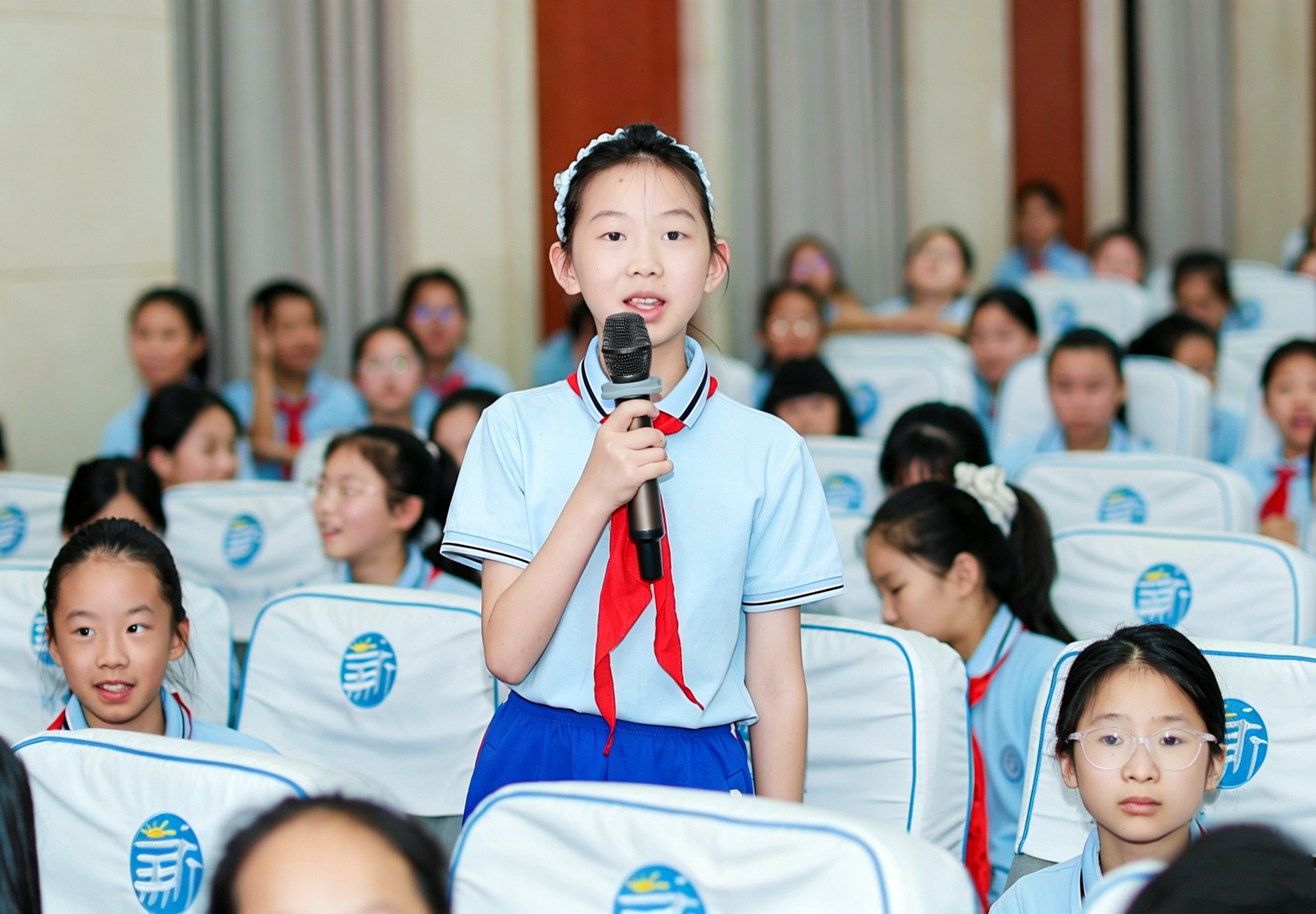 学生照片2.jpg 学生照片2.jpg