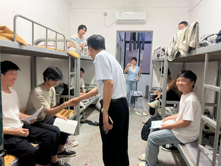 【衡阳县站】江山学校：情系学子 暖心护航