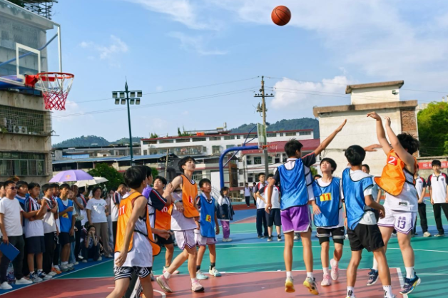 【祁东站】永昌街道中心学校：“班BA”圆满落幕 ，全明星友谊赛燃动赛场