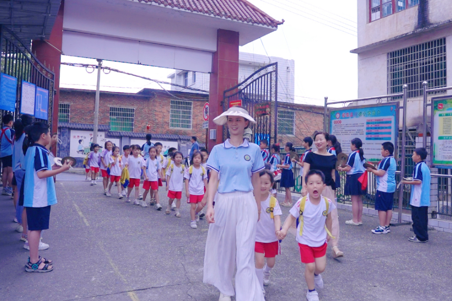【祁东站】探秘小学， 筑梦成长！明德小学开展幼小衔接体验活动