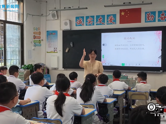 【辰溪站】辰阳镇熊首山小学：从教十五年，初心不改：最好的教育，是看见每一个孩子——记教务主任、优秀教师郑灵燕（小记者 肖紫妍 指导教师 蒋奕 高丽娟）