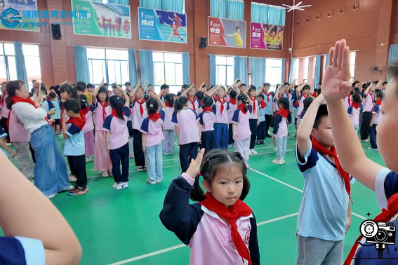 【望城站】高塘岭实验第一小学举行2026年六一新队员入队仪式（小记者 周沫 指导教师 余安琪）