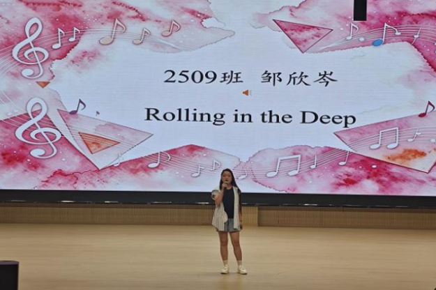 【石鼓区站】歌声嘹亮，“英”你精彩，华侨城成章实验中学英语歌唱比赛圆满举行
