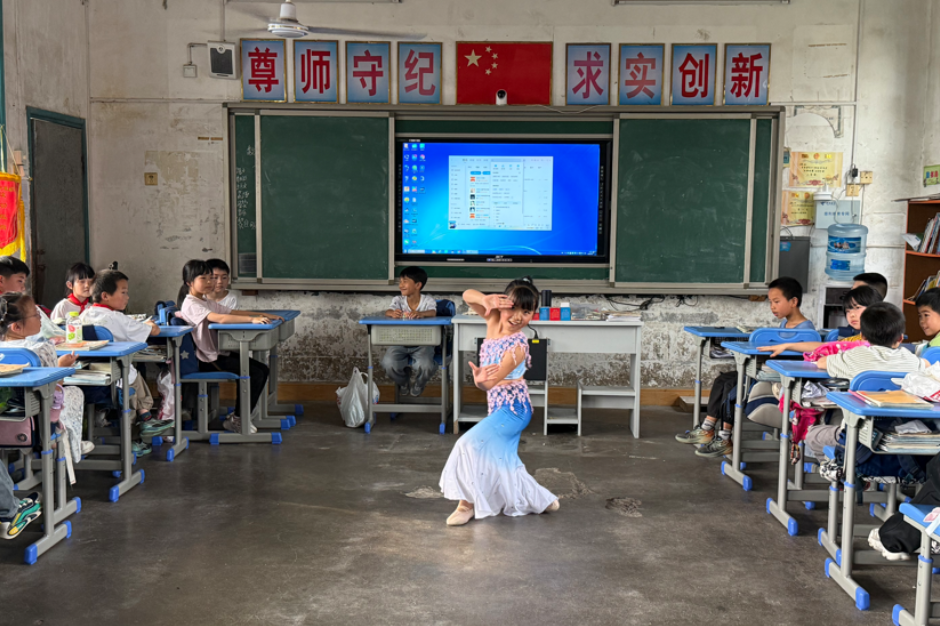 【慈利站】通津铺镇中心完小：童趣无限庆六一 各班欢歌乐融融
