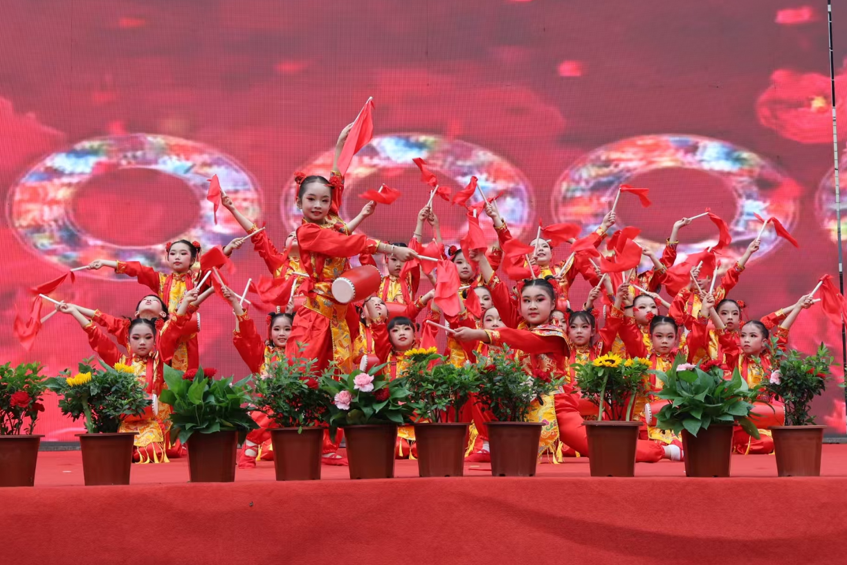 【耒阳站】实验小学：3400余名学生共舞六一，乐享健康向未来