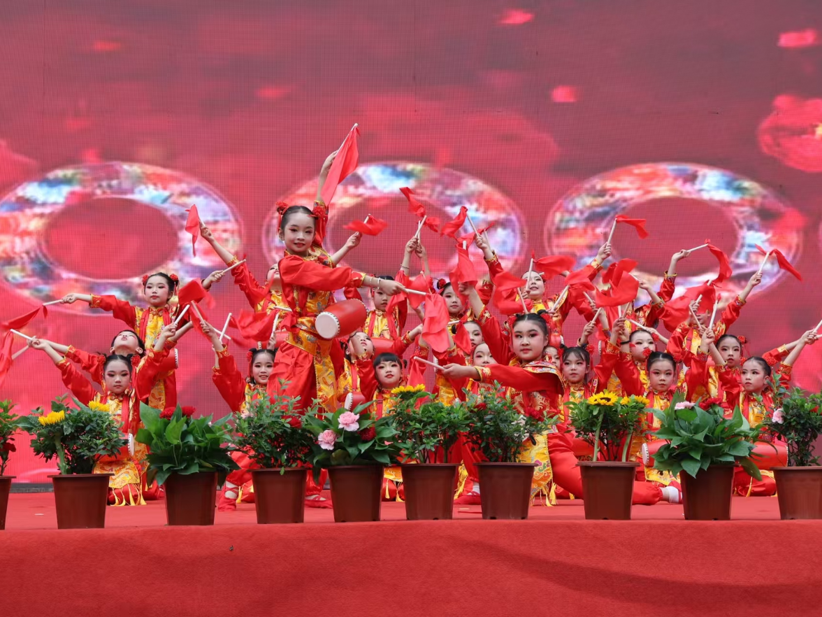 【耒阳站】实验小学：3400余名学生共舞六一，乐享健康向未来