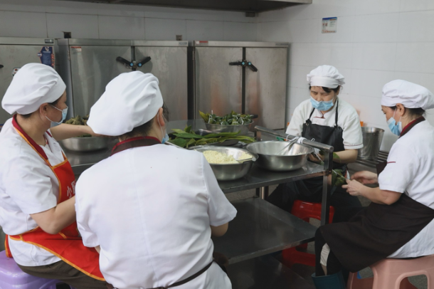 【衡阳县站】实验学校：粽香暖校园 温情助中考