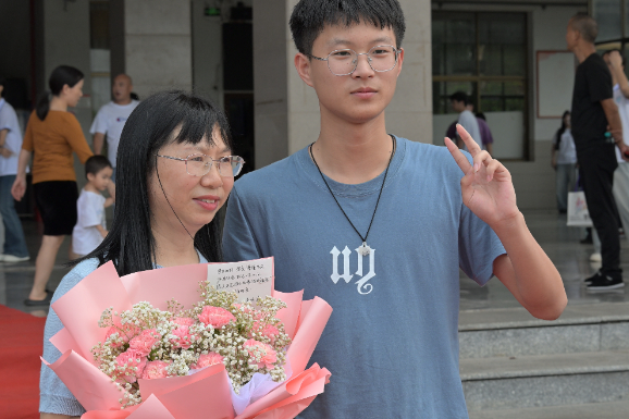 【衡阳县站】江山学校：双向奔赴，感恩母校的“高光时刻”
