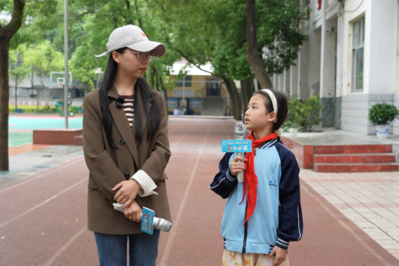 【辰溪站|小记者成长趣事】黄心瑶：小记者初体验 勇敢追梦闪光芒