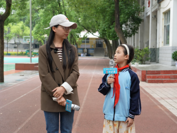 【辰溪站|小记者成长趣事】黄心瑶：小记者初体验 勇敢追梦闪光芒