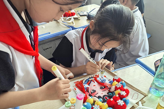 【衡阳县站】渣江镇中心小学：小小帆布包，浓浓京韵味