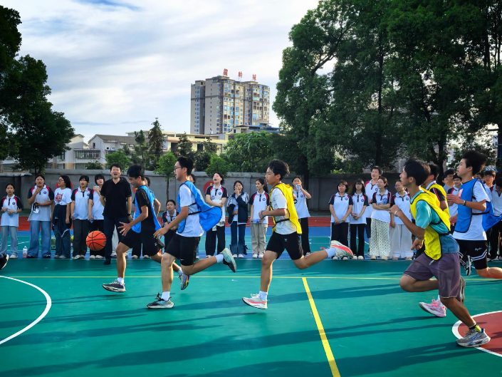 【祁东站】永昌街道中心学校：热血篮球赛 少年展英姿