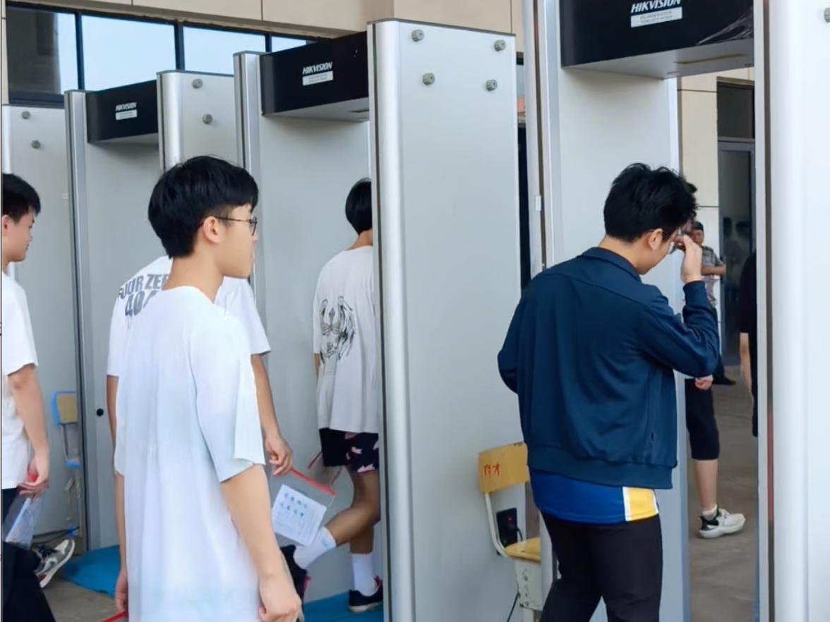 凤凰县开展高考双安检专项演练 ，扎实筑牢2026年平安高考防线。