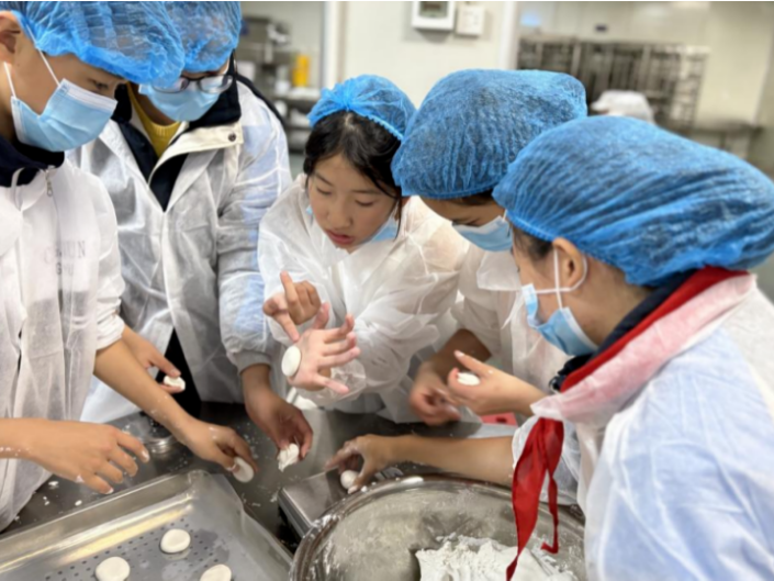 长郡双语雨花中学：在劳动里读懂 “健康第一” 育人答案