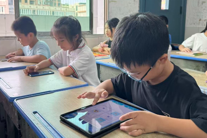 【耒阳站】五里牌小学：无“纸”添童趣，指尖见成长