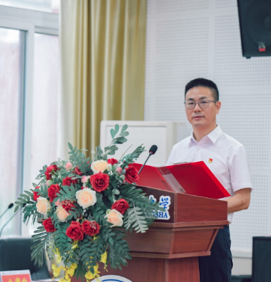  书记校长说 | 长沙市长郡梅溪湖中学校长何俊：青春就要“创”