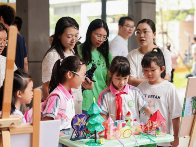 湖南湘江新区麓谷岳兴小学：多彩开学活动，点亮少年科创梦
