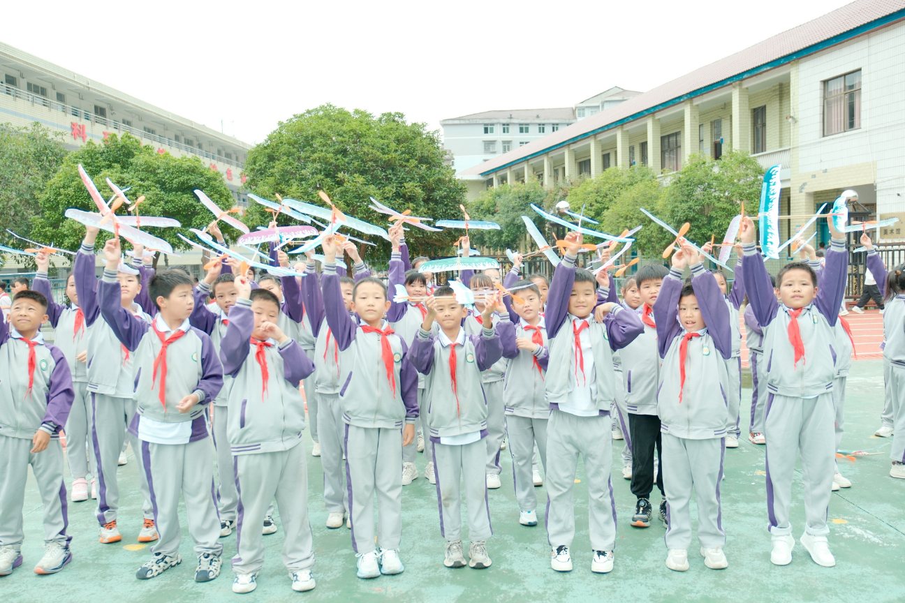科创赋能课堂 智研助力共育，长沙岳麓区第二小学依托网络联校开展特色送教帮扶