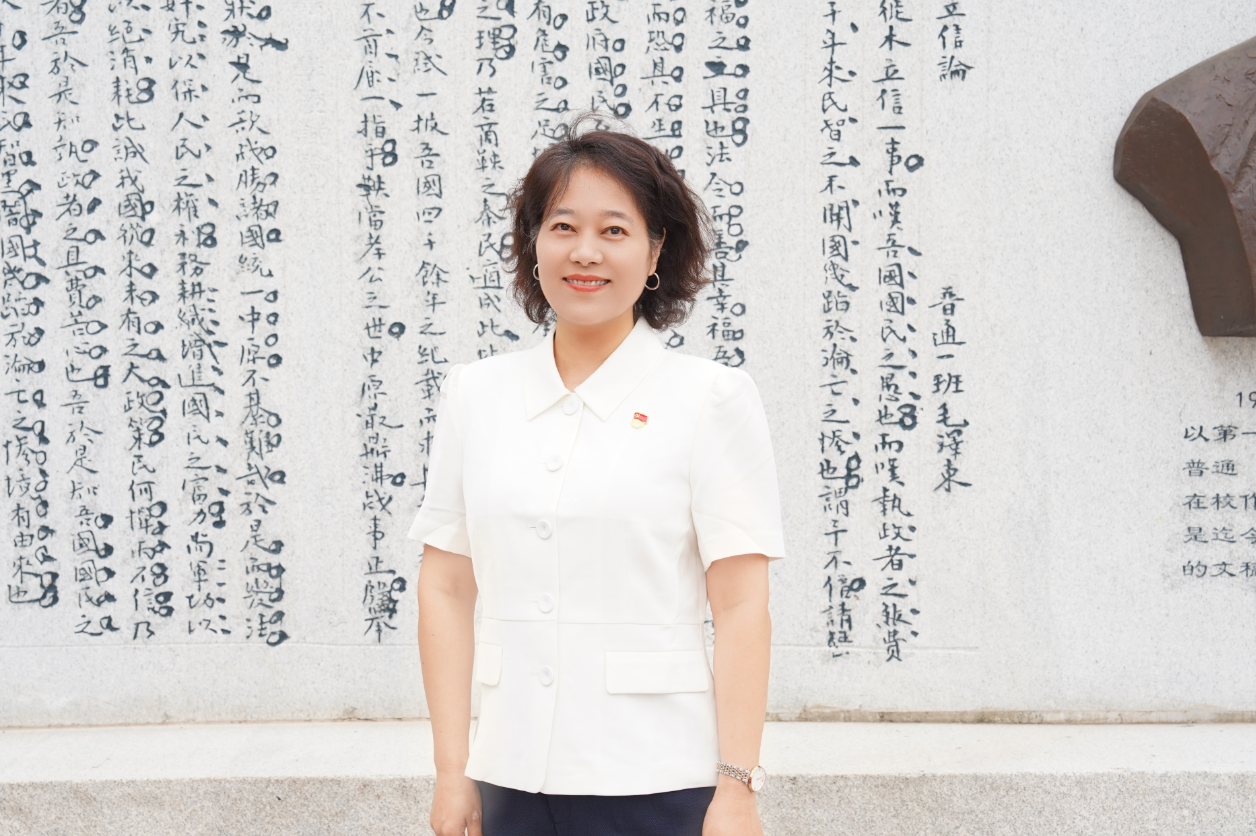 书记校长说 | 湖南湘江新区湘江中学校长吴郁芳：教育即是播种，让每一颗种子成为最好的模样