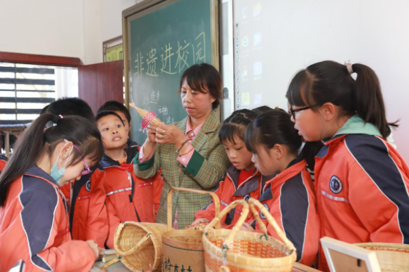 【教育评价改革在湖南㉖】会同县城北学校：为家长颁奖，构建树家风评价体系