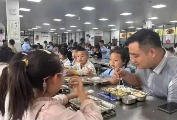 事关中小学校园餐，来看湖南这六大案例