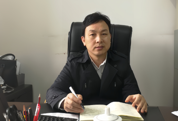 立足岗位有“力度” 服务师生传“温度”  ——记湖南城市学院宣传部常务副部长贺正宜