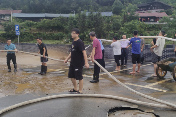 洪江市：风雨同舟 众志成城 防汛抗灾中的教育担当