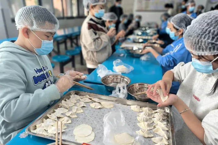 宁乡市白马桥街道滨江小学：秋实劳动展风采 动手实践促成长