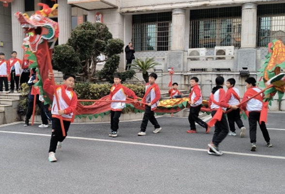 临武县五完小：文化传承与爱心助学双向奔赴