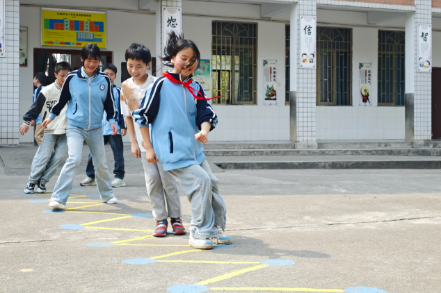 【校长喊你来跑步】北塔区协鑫阳光小学：将思政教育融入体育活动