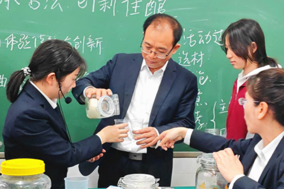 道县道州玉潭学校：探秘酿酒技艺 体验传统文化
