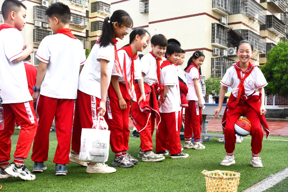 江永：澳门爱心人士捐资助学  点亮贫困学子大学梦