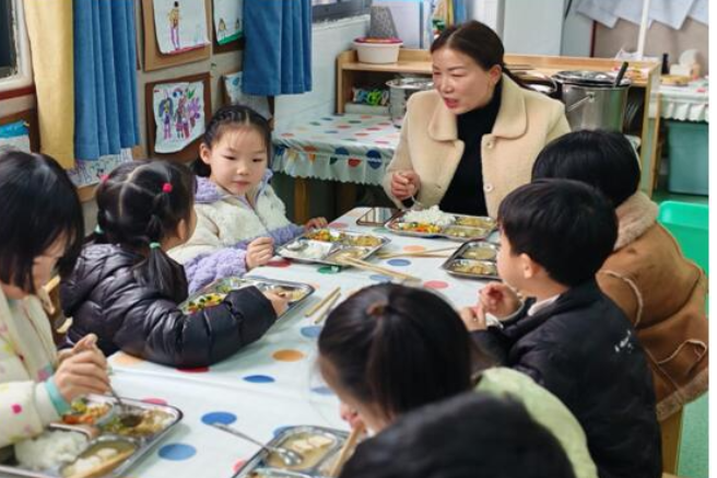 双牌：打造“满意食堂”  守护师生“舌尖”幸福