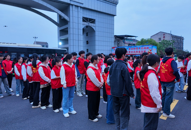 湖南交通工程学院：“志愿红”闪耀衡阳市2025年春季环城赛跑