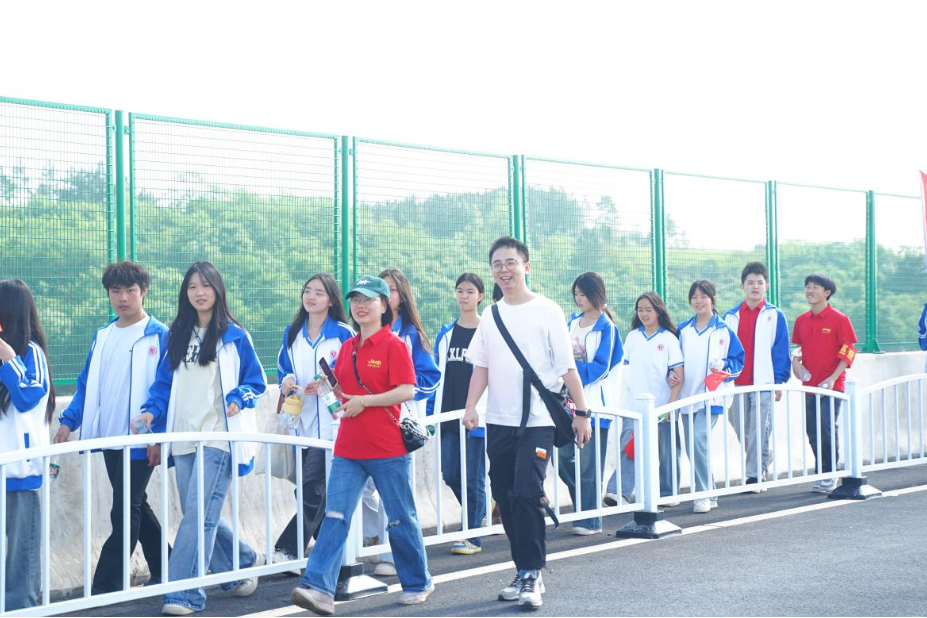 【衡南站】衡南三中：千名学子用脚步丈量春天