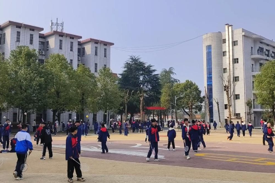 【衡南站】衡南二中：“活力一刻钟”点燃校园运动热潮