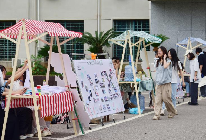 “青春市集”为湘潭大学毕业生送上独家告别礼