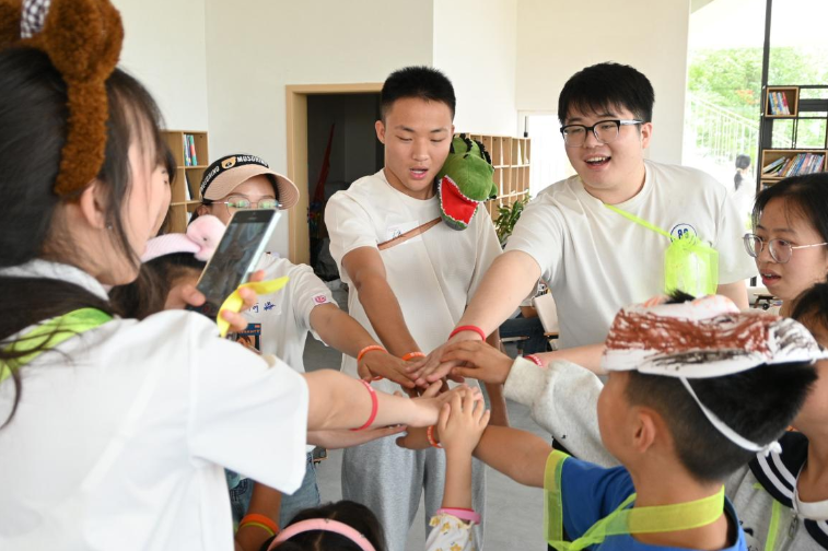 湖南女子学院：微光伴成长 情暖母亲节
