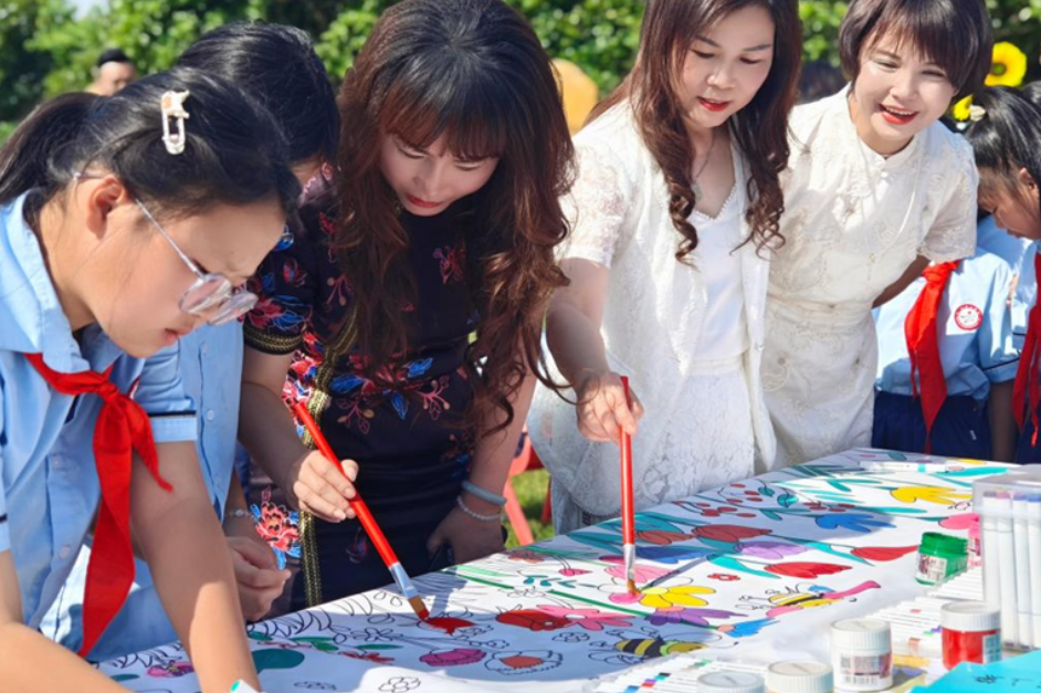 衡阳市石鼓区云旭山联校：举办“春天在笔尖发芽”成果展