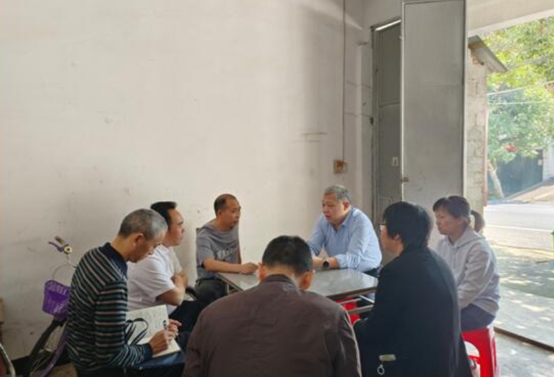 双牌：县教育局调研农村初中优化布局工作