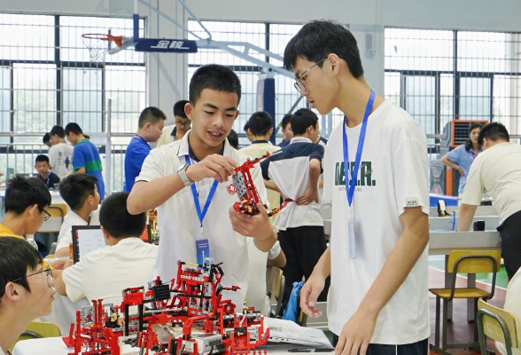 湘潭市雨湖区：第二十六届湖南省中小学生信息素养提升实践活动举办