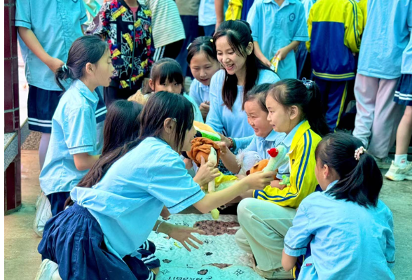 衡阳市石鼓区灵官庙小学：跳蚤市场汇聚温暖力量