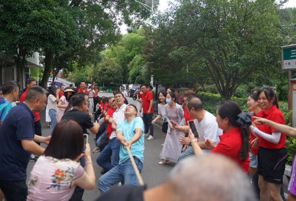 【衡南站】衡南三中：热血拔河  “绳”采飞扬