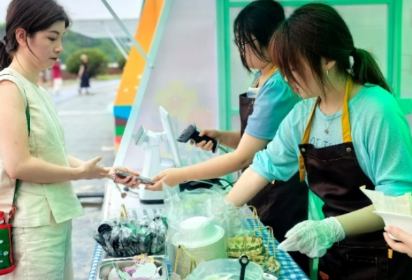 湘南学院：艺术赋能文旅市集 打造双创实践平台