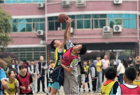 【校长喊你来跑步】湘中幼专附属小学：将