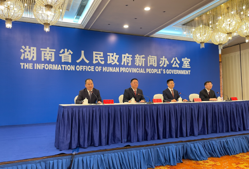 【聚焦2025高考】如何避免外语听力考试出现故障？