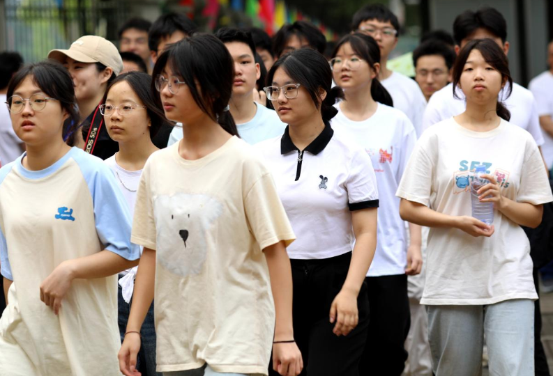 【湘伴高考2025现场直击】常德市鼎城区阳明中学：7:50发车的“满分期待”