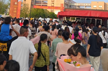 【湘伴高考2025现场直击】辰溪∶高考圆满收官 护航与奋斗共绘青春答卷