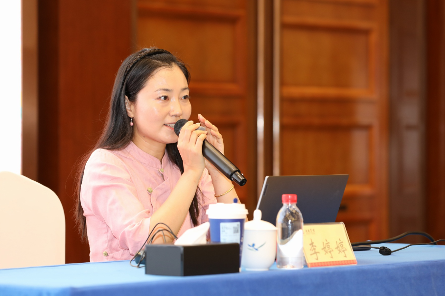 李婷婷：在故事里“看见”人